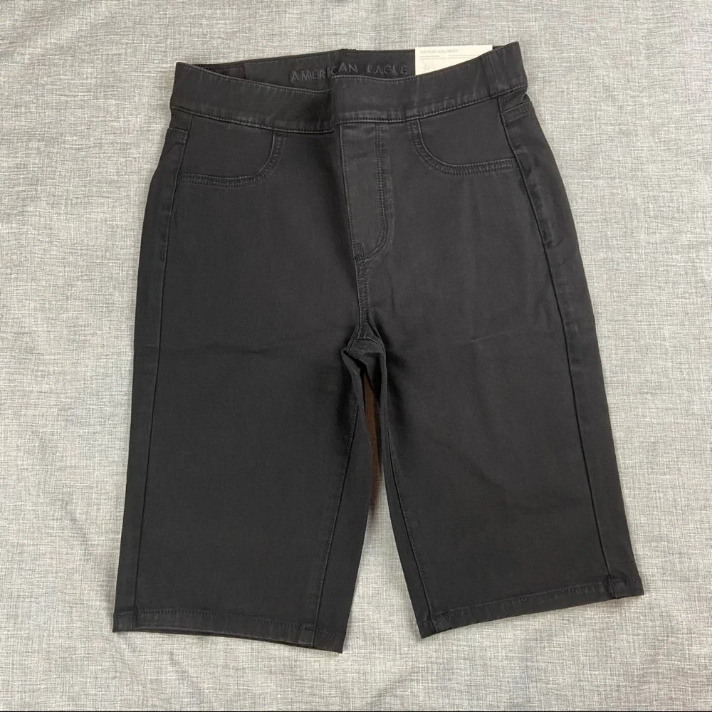 AEO New Women’s 8 360 Next Level Stretch Super Hi-Rise Biker Pull-on Black Short